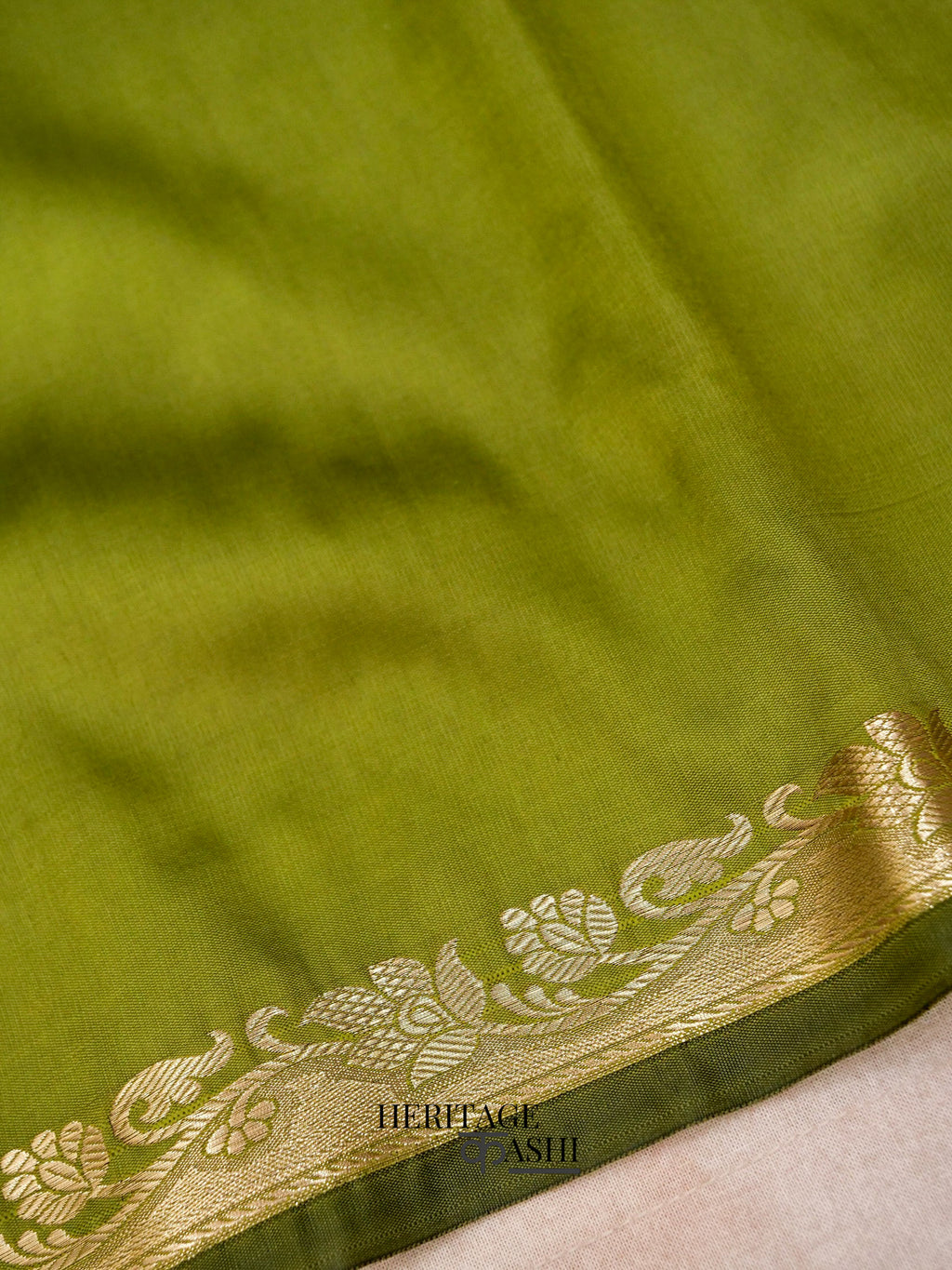 Parrot Green Banarasi Silk Plain Fancy Saree