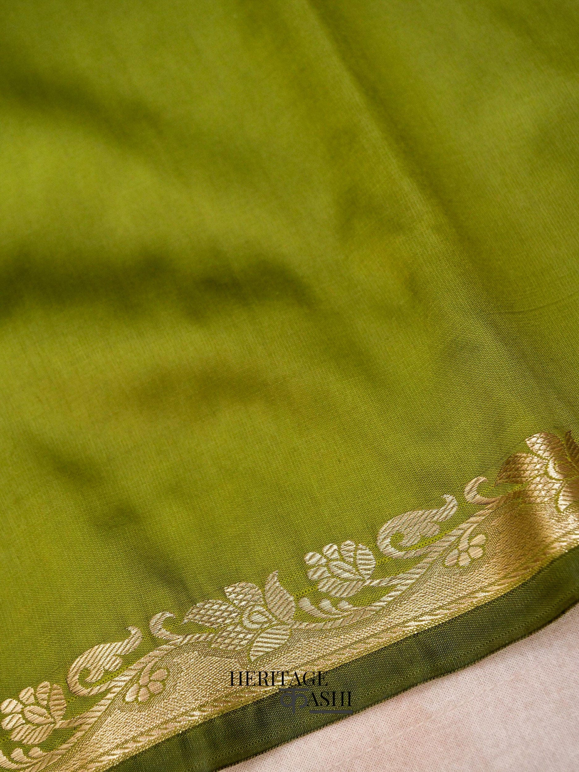 Parrot Green Banarasi Silk Plain Fancy Saree