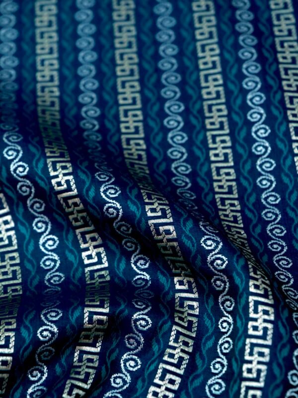 Rama Katan Designer Handloom Banarasi Saree - Image 4