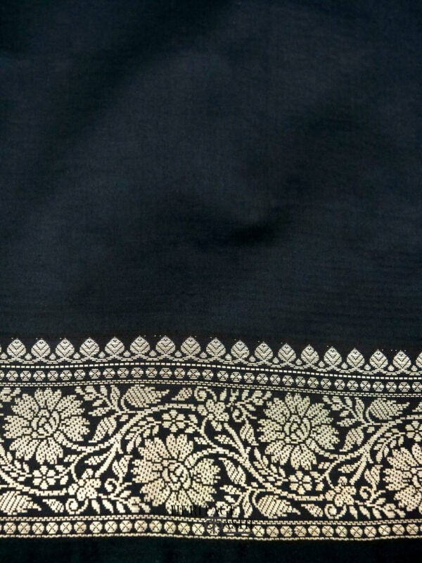 Grey Banarasi Silk Buti Saree - Image 6